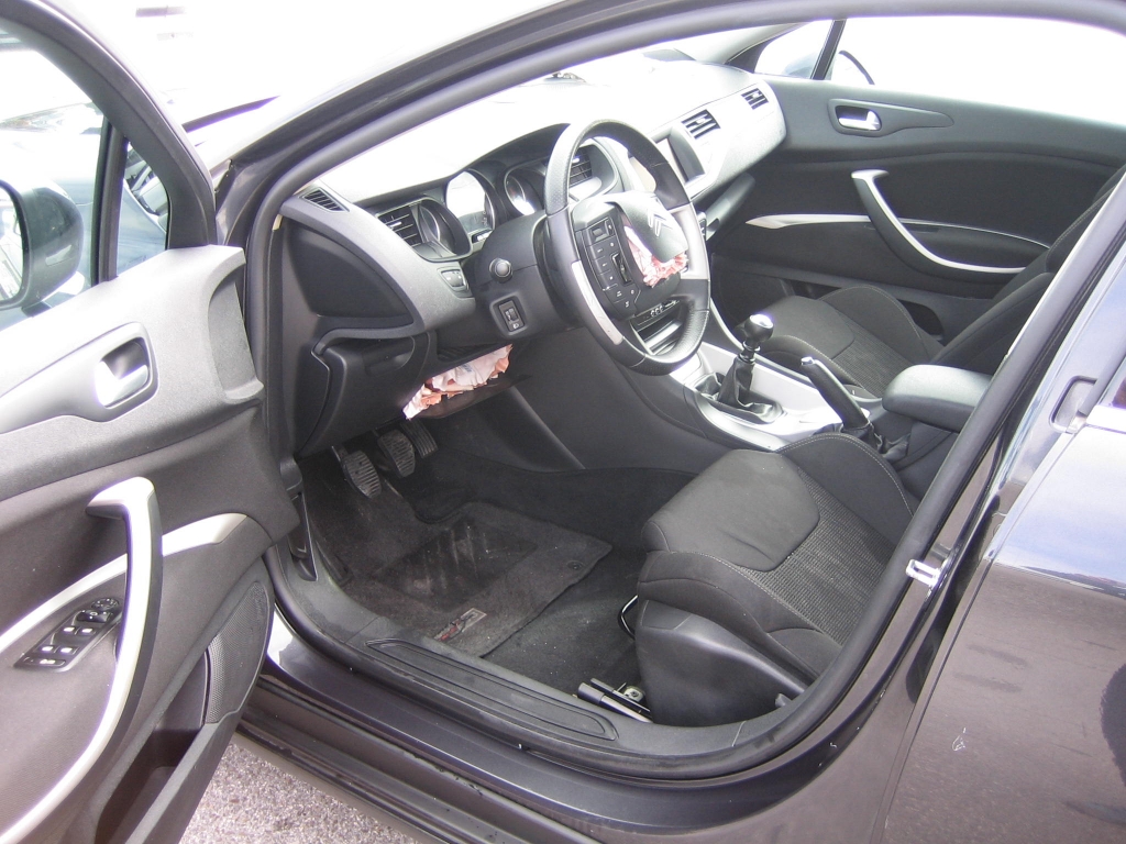 VISTA INTERIOR IZQUIERDO CITROEN C-5 2.0 HDI SPORT 140CV