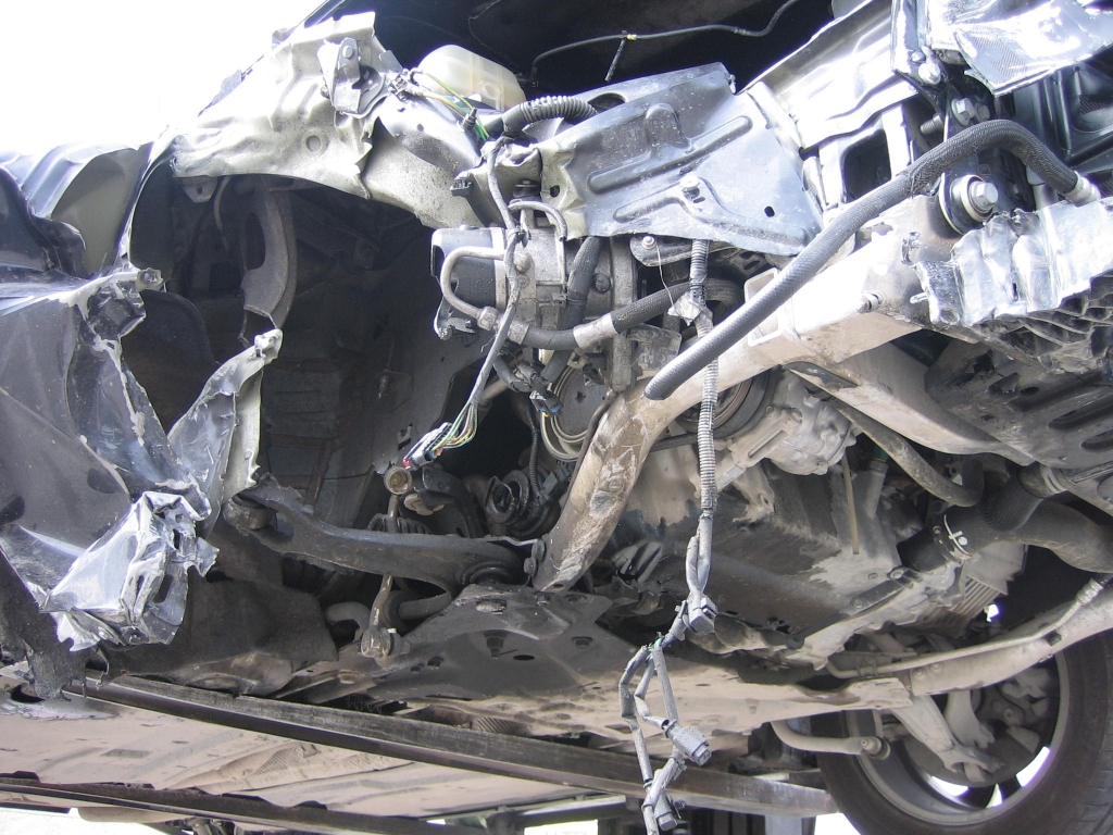 VISTA GOLPE POR DEBAJO CITROEN C-5 2.0 HDI SPORT 140CV