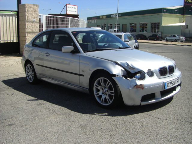 VISTA DELANTERA DERECHA BMW COMPAQ 320TD 150CV PACK M