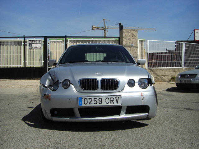 VISTA DELANTERA BMW COMPAQ 320TD 150CV PACK M