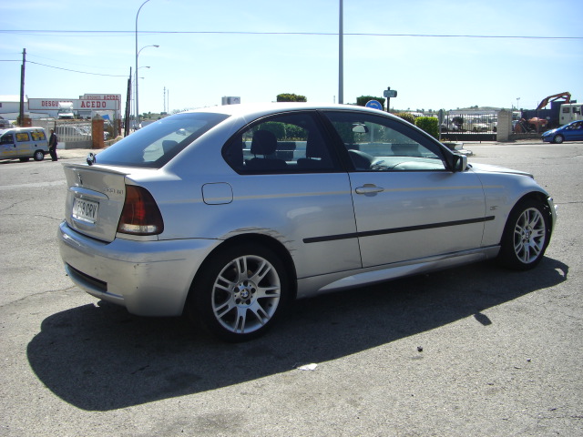 VISTA TRASERA DERECHA BMW COMPAQ 320TD 150CV PACK M