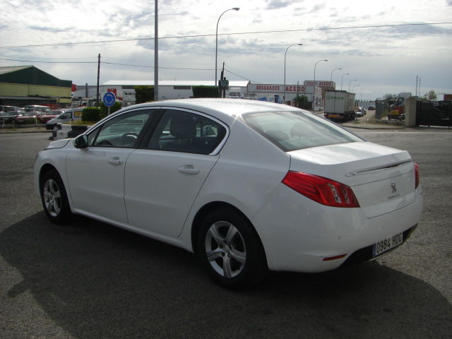 VISTA TRASERA IZQUIERDA PEUGEOT 508 BLINE 1.6 HDI 111CV AUTOMATICO