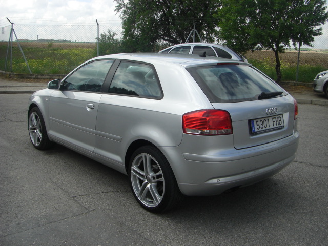 VISTA TRASERA IZQUIERDA AUDI A-3 2.0 TDI 140CV