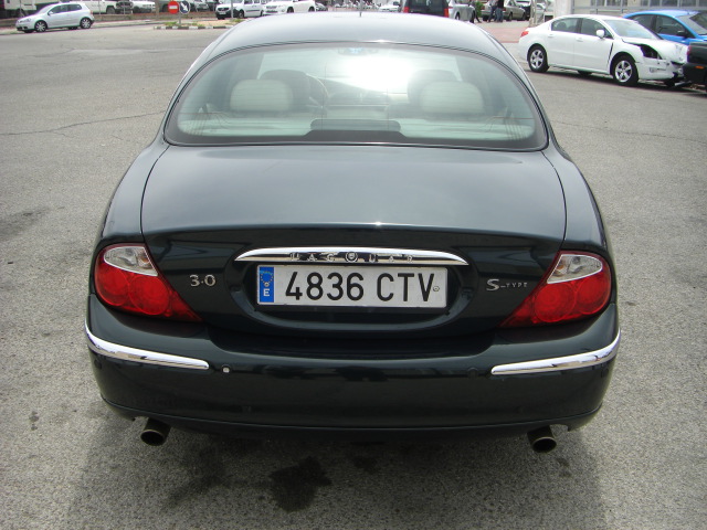 VISTA TRASERA JAGUAR STYPE 3.0 GASOLINA 238CV AUTOMATICO