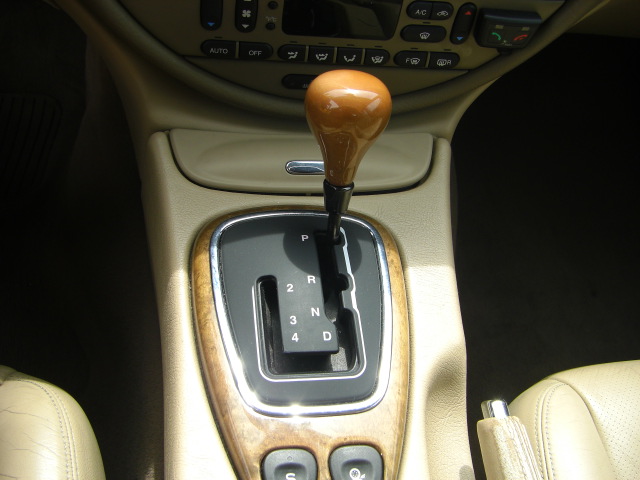 VISTA CAMBIO AUTOMATICO JAGUAR STYPE 3.0 GASOLINA 238CV AUTOMATICO