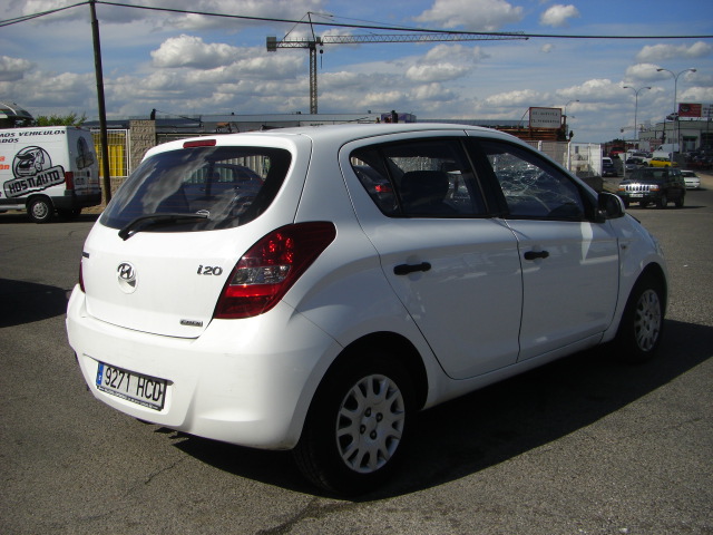 VISTA TRASERA DERECHA HYNDAI I-20 CLASSIC 1.4 CRDI 75CV