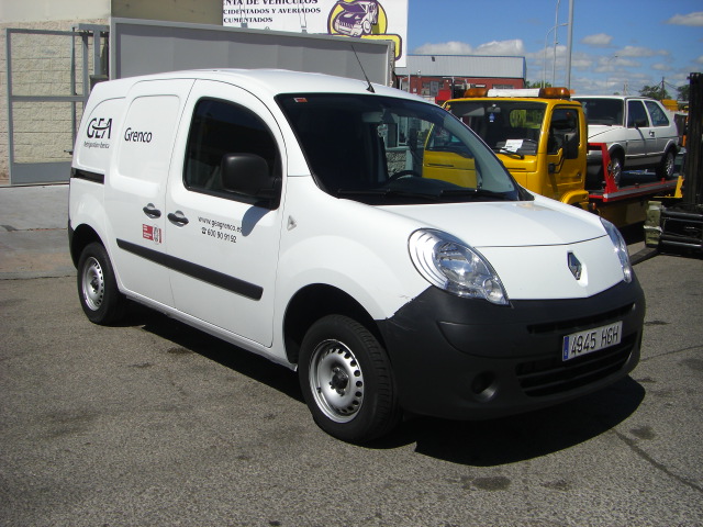 VISTA DELANTERA DERECHA RENAULT KANGOO 1.5 DCI 70CV FURGON 