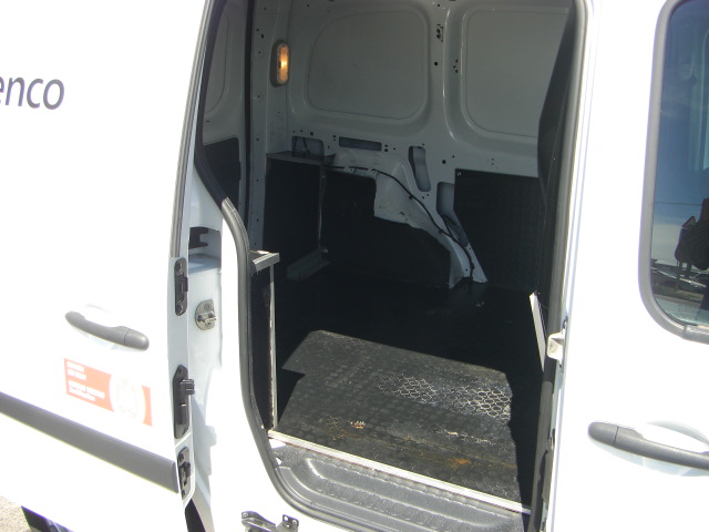 VISTA INTERIOR PUERTA LATERAL 