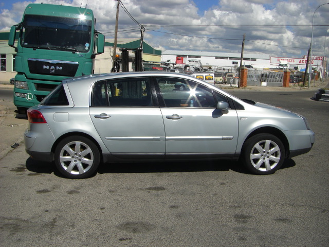VISTA LATERAL DERECHO RENAULT VELSATIS 3.0 CDTI 177CV AUTOMATICO