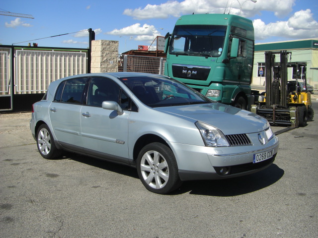 VISTA DELANTERA DERECHA RENAULT VELSATIS 3.0 CDTI 177CV AUTOMATICO
