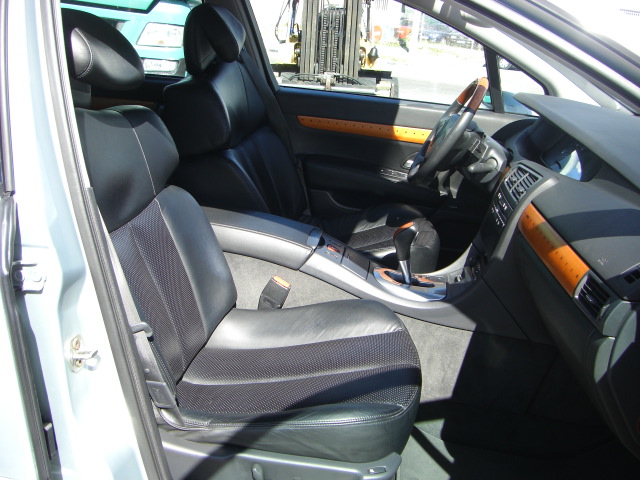 VISTA INTERIOR DERECHO VISTA DELANTERA DERECHA RENAULT VELSATIS 3.0 CDTI 177CV AUTOMATICO