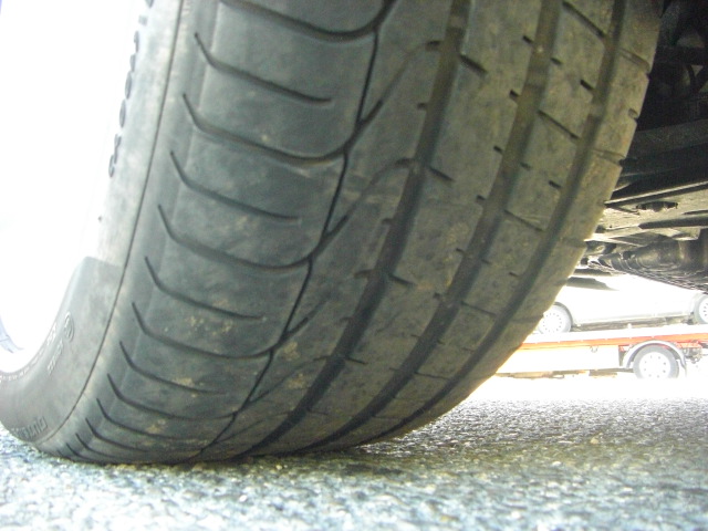 VISTA NEUMATICOS VISTA DELANTERA DERECHA RENAULT VELSATIS 3.0 CDTI 177CV AUTOMATICO