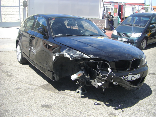 vista delantera derecha BMW 118D PACK M 2.0 143CV AUTOMATICO