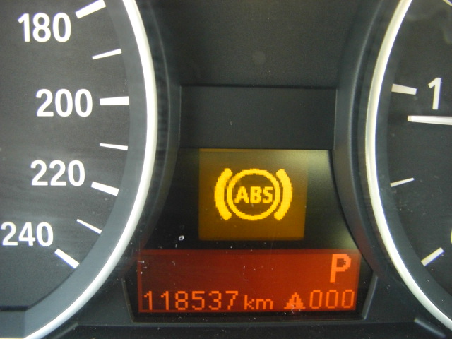 vista km BMW 118D PACK M 2.0 143CV AUTOMATICO