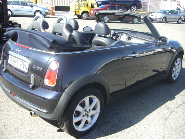 vista trasera derecha descapotado MINI COOPER CABRIO 1.6 GASOLINA 115CV AUTOMATICO
