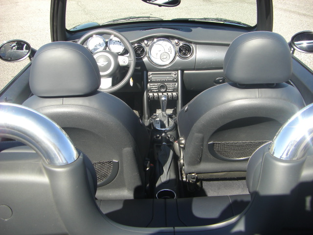 vista interior descapotado MINI COOPER CABRIO 1.6 GASOLINA 115CV AUTOMATICO