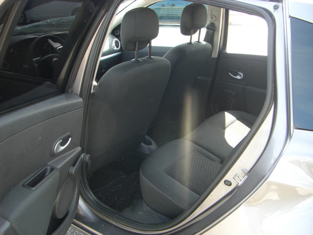 vista interior trasero RENAULT CLIO GRAND TOUR 1.5 DCI 86CV