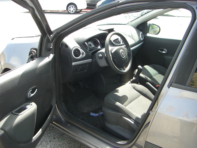 vista interior izquierdo RENAULT CLIO GRAND TOUR 1.5 DCI 86CV