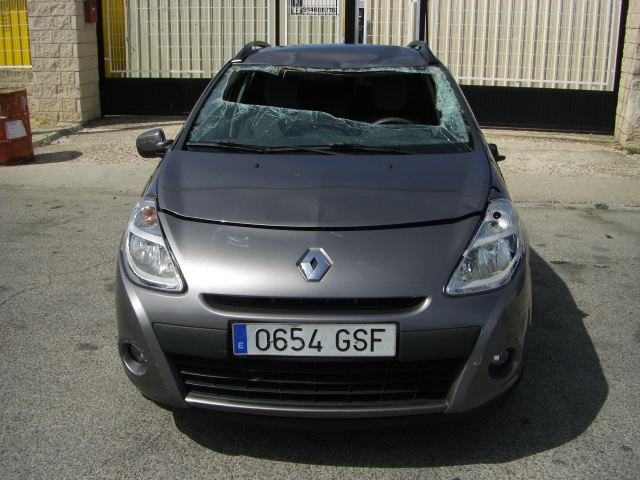 vista delantera RENAULT CLIO GRAND TOUR 1.5 DCI 86CV