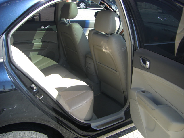 vista interior trasero HYNDAI SONATA 2.0 CRDI 140CV