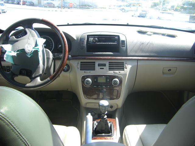 vista salpicadero HYNDAI SONATA 2.0 CRDI 140CV