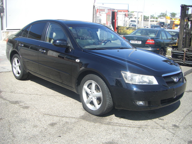 vista delantero derecho HYNDAI SONATA 2.0 CRDI 140CV