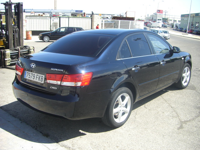 vista trasera derecha HYNDAI SONATA 2.0 CRDI 140CV