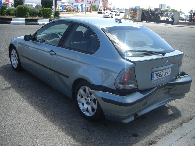 vista trasera izquierda BMW 318 TI COMPAQ 2.0 AUTOMATICO 143CV