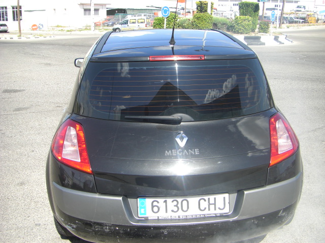 vista trasera RENAULT MEGANE 1.9 DCI 120CV