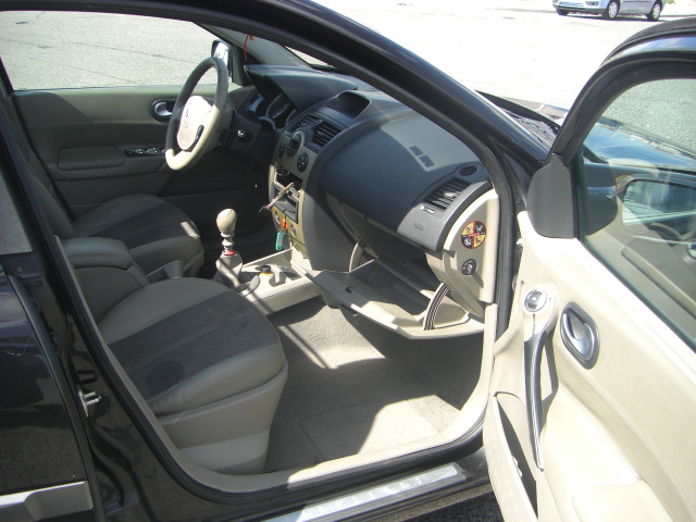 vista interior derecho RENAULT MEGANE 1.9 DCI 120CV