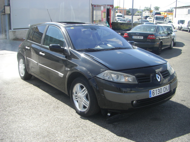 vista delantera derecha RENAULT MEGANE 1.9 DCI 120CV