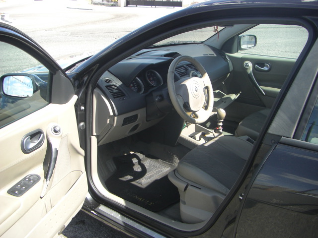 vista interior izquierdo RENAULT MEGANE 1.9 DCI 120CV