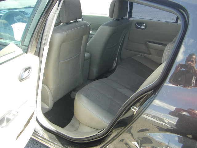 vista interior trasero 2 RENAULT MEGANE 1.9 DCI 120CV