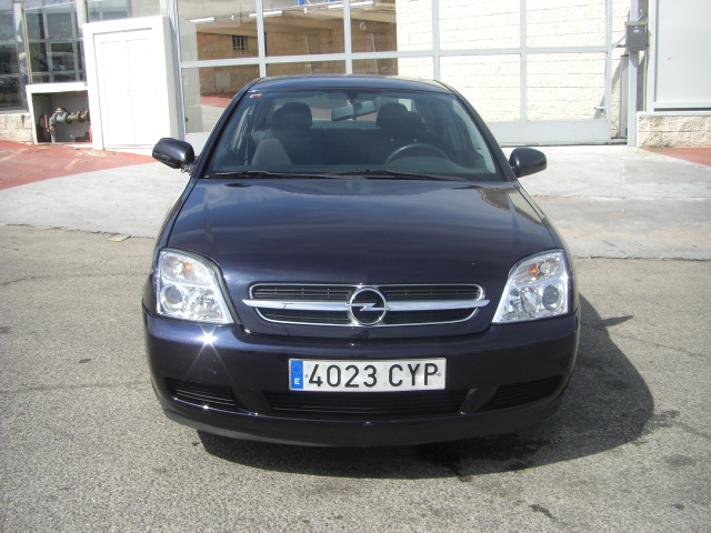 vista delantera OPEL VECTRA 1.9 CDTI 150CV