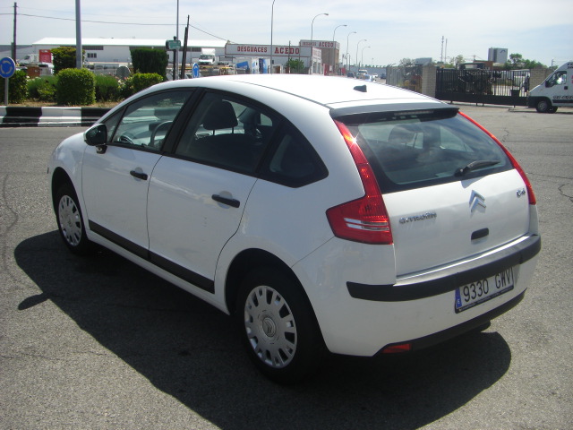 vista trasera izquierda CITROEN C-4 1.6 HDI LX 90CV