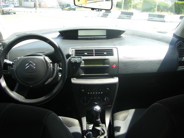 vista salpicadero CITROEN C-4 1.6 HDI LX 90CV