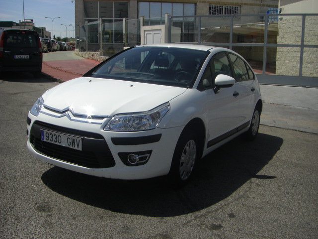 vista delantera izquierda CITROEN C-4 1.6 HDI LX 90CV