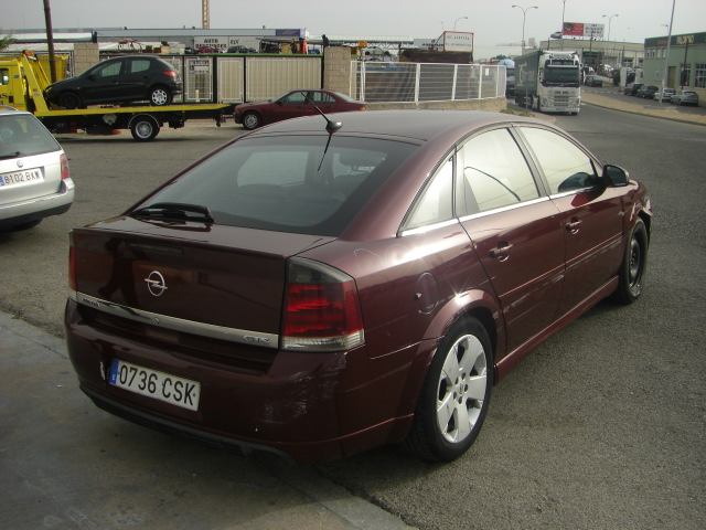 vista trasera derecha OPEL VECTRA 2.2 GTS 125CV