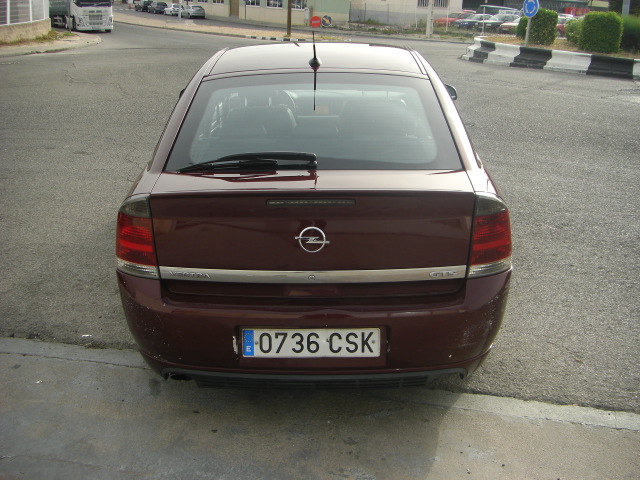 vista trasera OPEL VECTRA 2.2 GTS 125CV