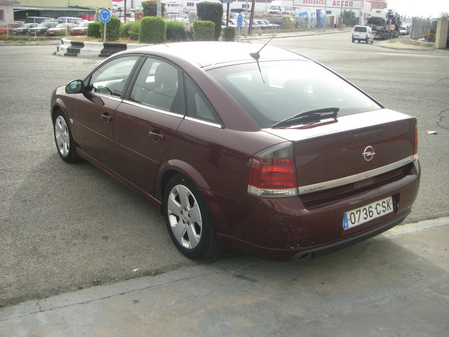 vista trasera izquierda OPEL VECTRA 2.2 GTS 125CV