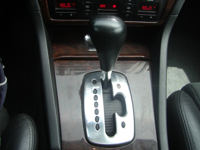 vista cambio automatico AUDI A-8 2.5 TDI 150CV
