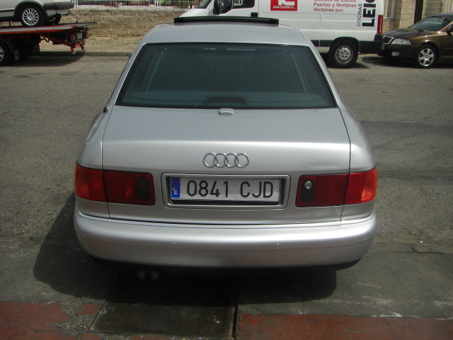 vista trasera AUDI A-8 2.5 TDI 150CV