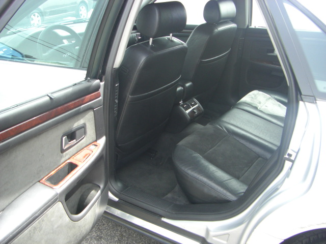 vista interior trasero AUDI A-8 2.5 TDI 150CV