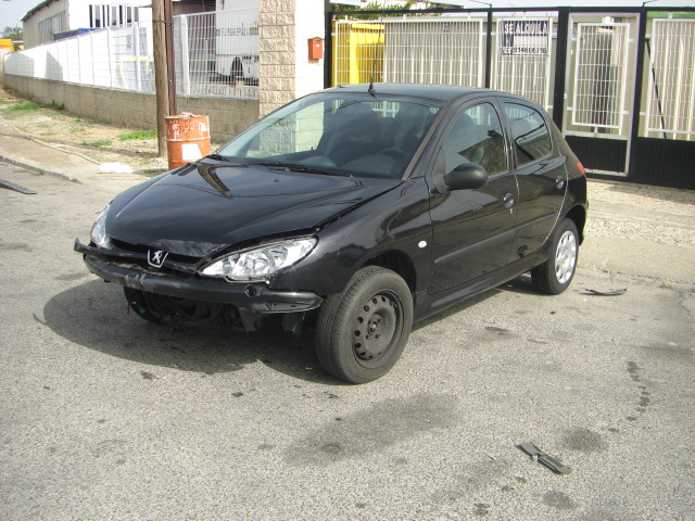 vista delantera izquierda PEUGEOT 206 1.4 XLINE 68CV