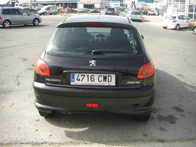 vista trasera PEUGEOT 206 1.4 XLINE 68CV