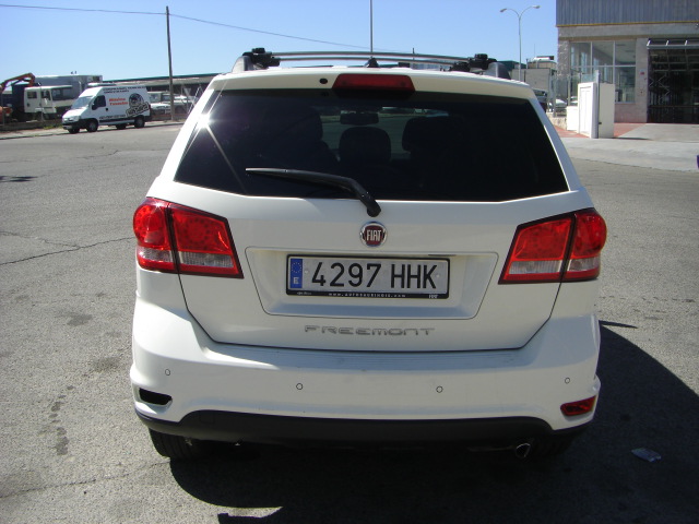 vista trasera FIAT FREEMONT 2.0 JTD 140CV 7PLAZAS