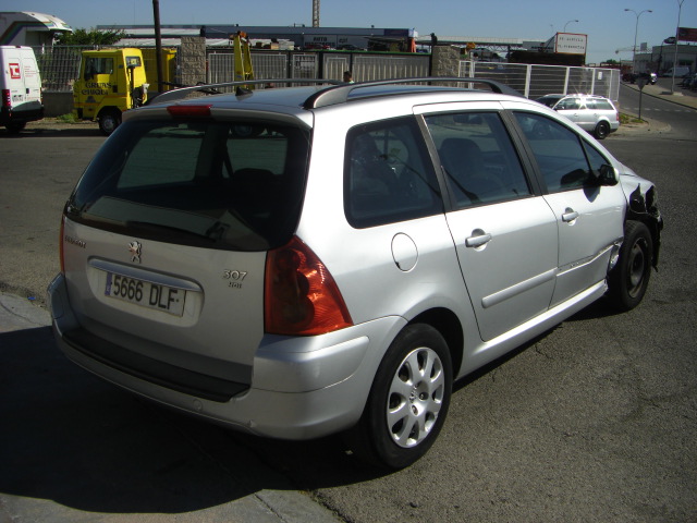 vista trasera derecha PEUGEOT 307 SW 1.6 XR PLUS HDI 110CV