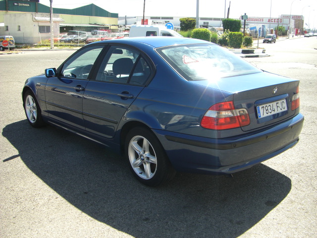 vista trasera izquierda BMW 320D 2.0 150CV AUTOMATICO