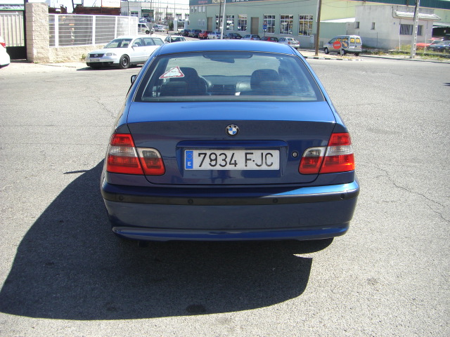 vista trasera BMW 320D 2.0 150CV AUTOMATICO