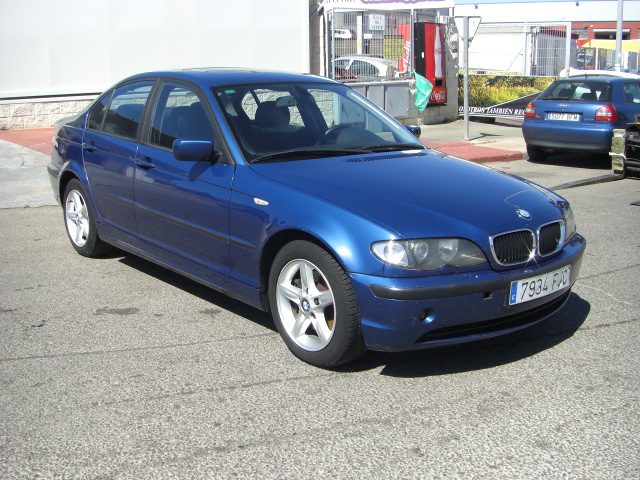vista delantera derecha BMW 320D 2.0 150CV AUTOMATICO